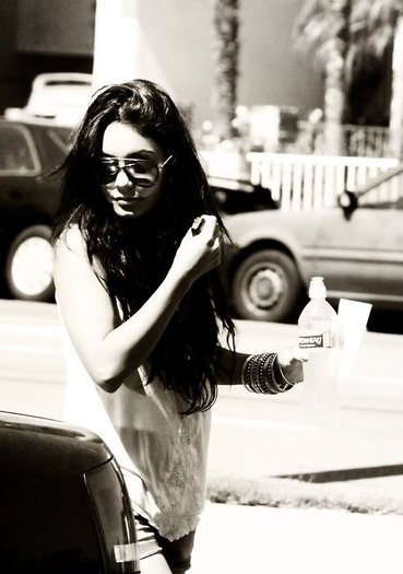 tumblrl432mglynb1qb85mk - 0-Vanessa Hudgens-0