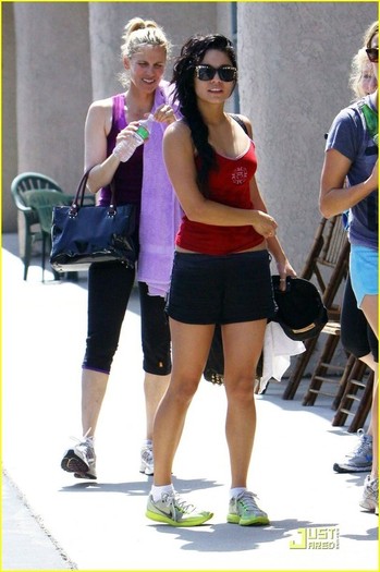 vanessaoutinstudiocityvhj