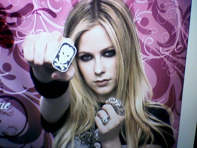 11937445_NYWYWDIQC[1] - Avril Lavigne