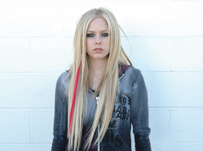 ESNDAOVLHIJBZDNJQSA[1] - Avril Lavigne