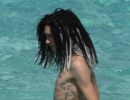 AZLPLEZYUDLTTJZAJCR[1] - Poze Tokio Hotel