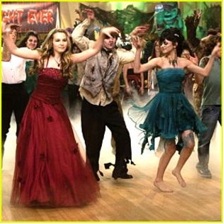 selena-gomez-zombie-prom - 0 bridgit mendler