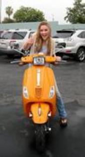 14176113_JKIEVTWVE - 0 emily osmet