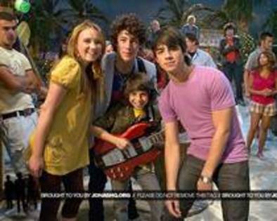 ICDQBZUHHJOITFNVZKL - 0 emily osmet