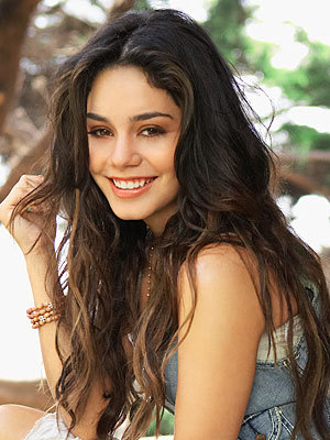 15 poze cu Vanessa Hudgens - Plata pentru TheTipton