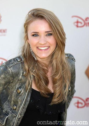 emily_osment_2449236[1] - Emily Osmet