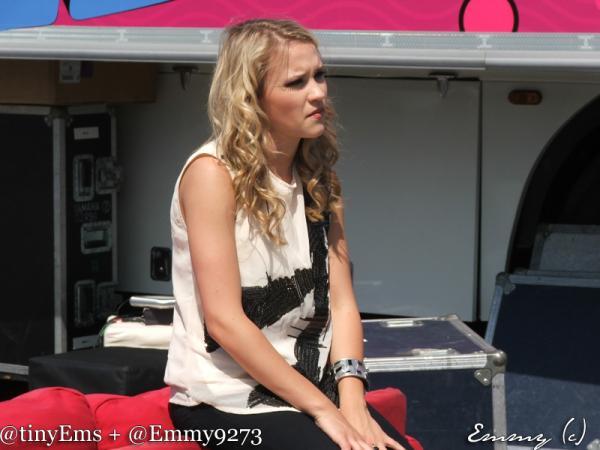 bg2xoi - x - Emily Osment