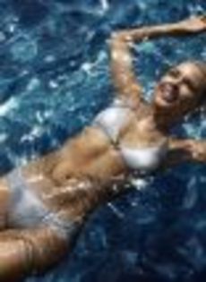 Kylie_Minogue7_crop