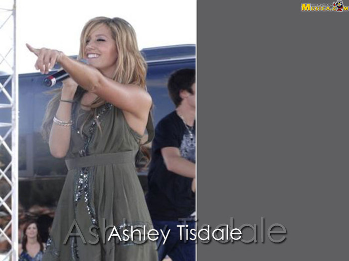2_18559_17 - Ashley Tisdale