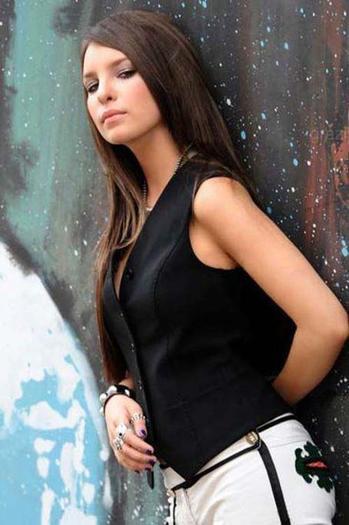 10291096_RHAGNBCRE - Poze rare Miley si Belinda