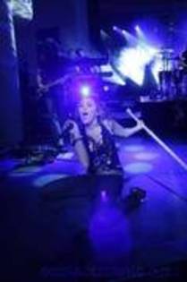 VROSLIAKGDJXHGFEUHY - 0 miley miley si iar miley