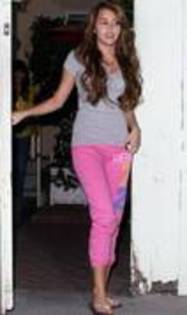 RQCMNYPQQYCRADZNXTZ - 0 miley miley si iar miley