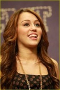 12159146_VWECLIJMI - 0 miley miley si iar miley