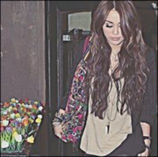17157231_XTVFAHJPI - mai am inca o groaza de poze cu miley