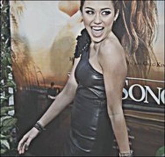 17157336_MSMOWZKDP - mai am inca o groaza de poze cu miley