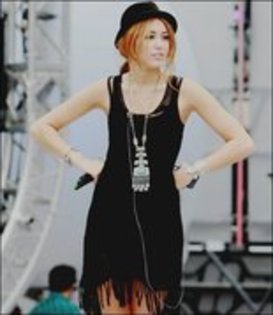 17159219_MGOECOJLQ - mai am inca o groaza de poze cu miley