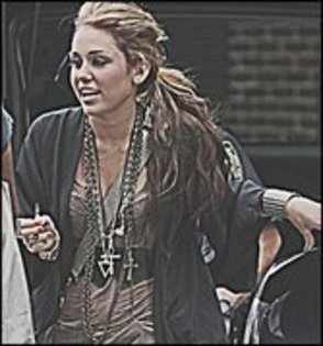 17159239_YOJDAGIBQ - mai am inca o groaza de poze cu miley