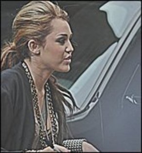 17159245_BPYLBBXPT - mai am inca o groaza de poze cu miley