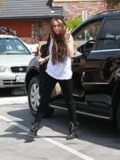 13543944_TAHHTFVKZ - April 2nd 2010 - Toluca Lake