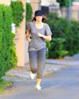 13544049_NRMBMDVBX - April 2nd 2010 - Toluca Lake Jog