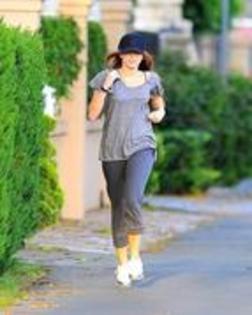 13544022_OACEAIVYZ - April 2nd 2010 - Toluca Lake Jog