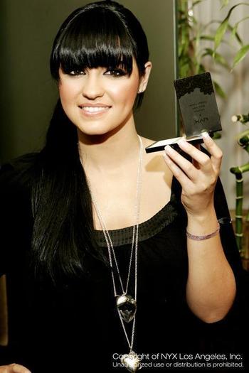 Maite-maite-perroni-6636098-467-701