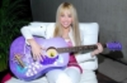 hannah cu chitara - multe multe poze cu miley cyrus as hannah montana