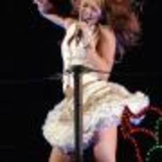 Miley-Ray-Cyrus-1224319622