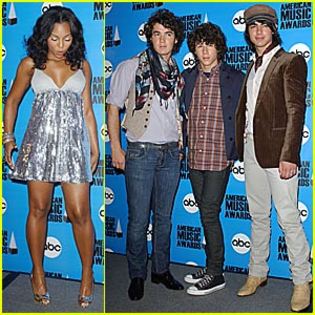 jonas-brothers-ashanti-amas - poze tari cu fratii jonas