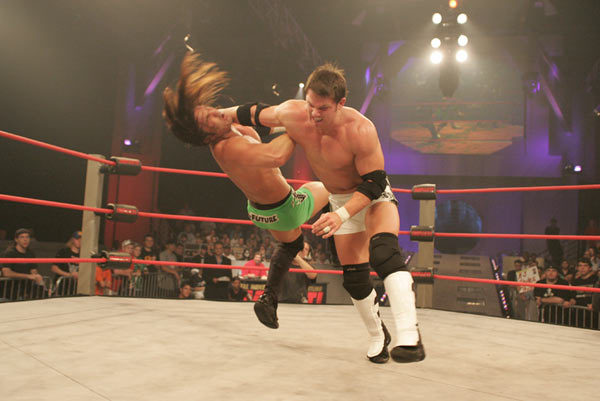 5654 - FAN WRESTLING