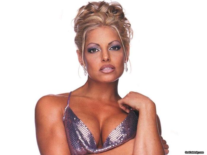 Trish Stratus4