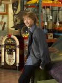 super tare - Sterling Knight