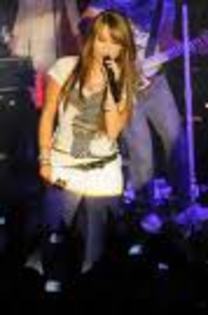 cantareata - hannah montana in concert