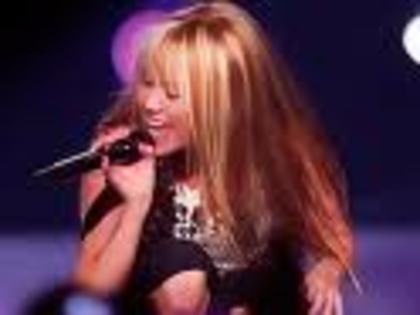 miley cyrus tare - hannah montana in concert