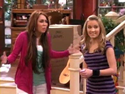normal_Hannah-Montana-Forever-First-Look[www_savevid_com]_mp4_000020420 - Hannah Montana Forever First Look-00
