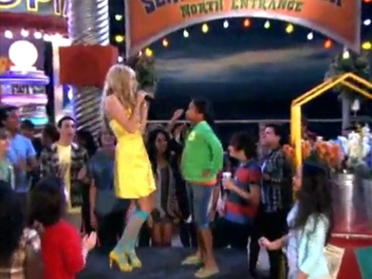 normal_Hannah-Montana-Forever-First-Look[www_savevid_com]_mp4_000006406 - Hannah Montana Forever First Look-00