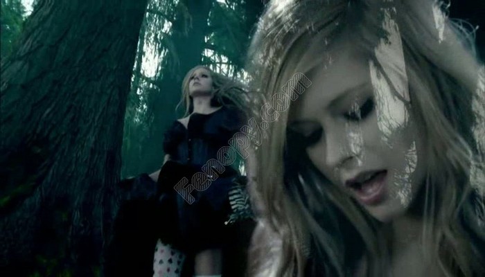 16359556_VRCZMENJZ[1] - Avril Lavigne