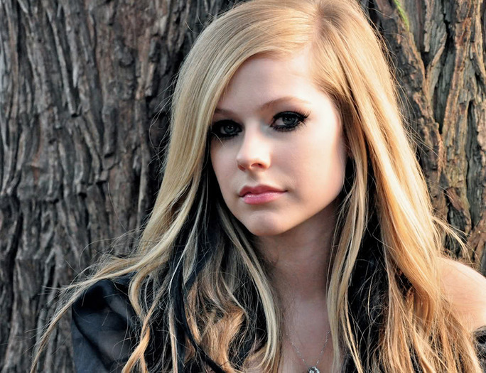 13167926_UFWOKTARN[1] - Avril Lavigne