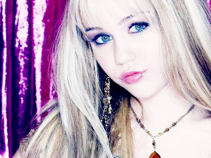FRPPYWNKUZWATXDQDWT - Poze rare Miley si Belinda