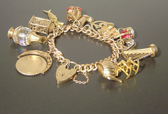 gold-charm-bracelets