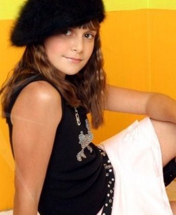 9vqemuvu4zpccpu - Alyson Stoner