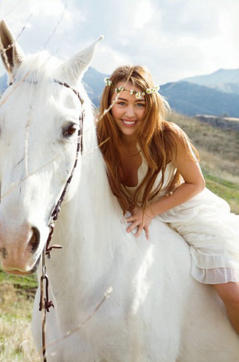 miley-cyrus-teen-vogue-horse