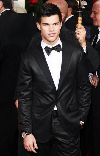 taylor-lautner-golden-globes