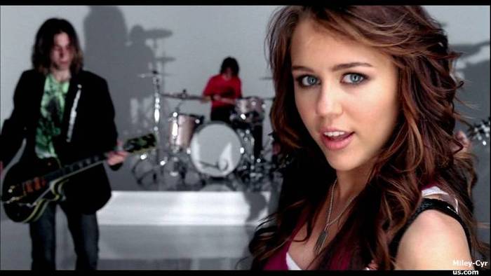 miley-cyrus_com-7thingsmusicvideo-0068 - Miley Cyrus 7 things