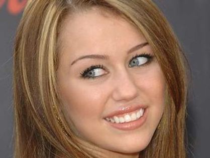 6a010536c12963970b01287779e4a4970c-320wi - Miley cyrus Much music adwars 2007