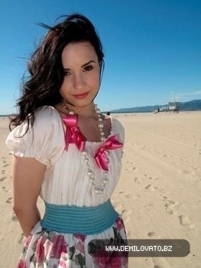 Demi-Lovato-Girls-Life-Magazine-NEW-Photoshoot-demi-lovato-12935864-283-377[1] - Demi Lovato Photoshoot 2