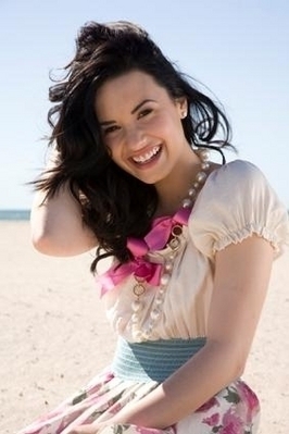 Demi-Lovato-Girls-Life-Magazine-NEW-Photoshoot-demi-lovato-12935889-266-399[1] - Demi Lovato Photoshoot 2