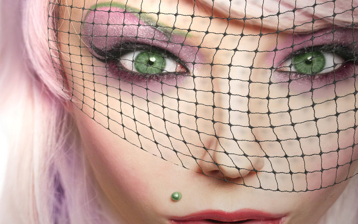 Eyes_Wide_Emerald_by_Egologe