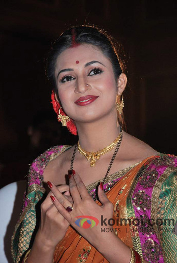 21934855 - DiVyAnKa ShArAd
