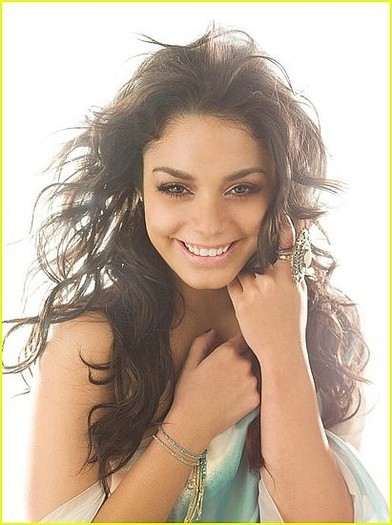 vanessa-hudgens-identified-02.preview[1] - plata pentru hotelulbyby